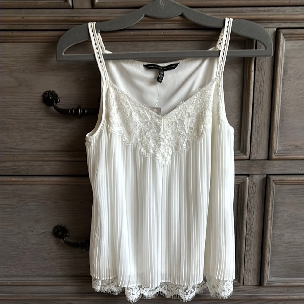 NWT White House Black Market Elegant White Lace Trim Women's Camisole
